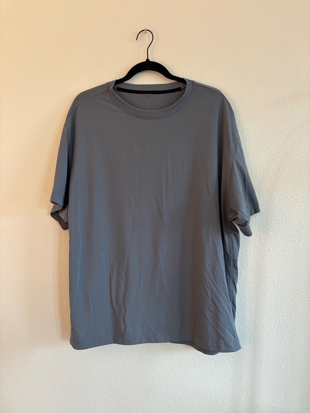 men’s Lululemon grey performance shirt size XL
